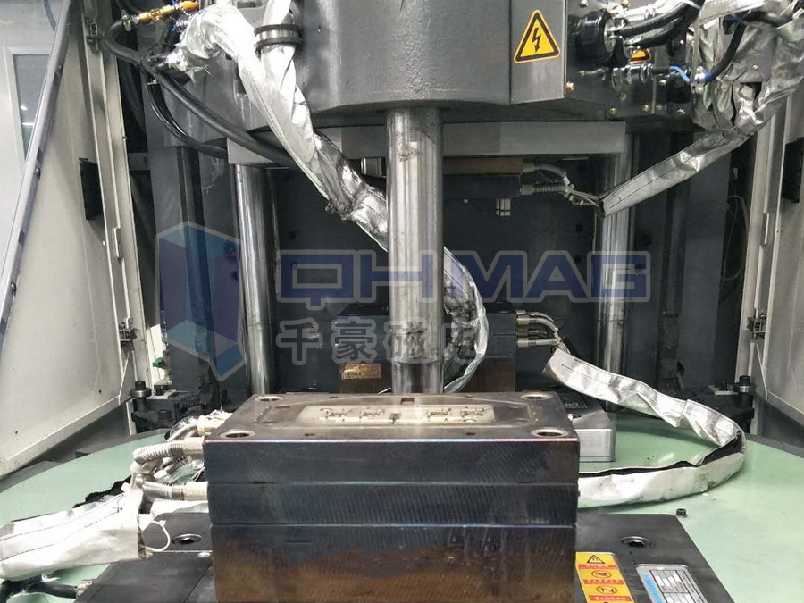 立式注塑機30T 立式注塑機30T